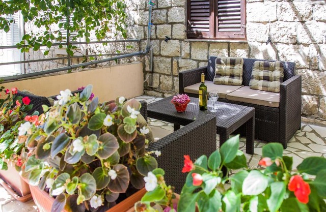 Ante Apartments