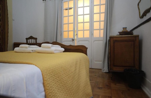 Antique M1 R1 - Amazing Double Room with shared Bathroom in Marques Pombal