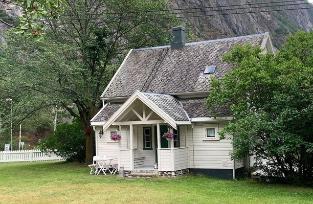 Aobrio Holidayhouse, authentic norwegian farmhouse close to Flåm