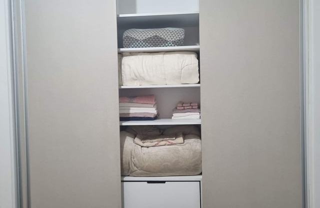 Ap Decorado, Perto de Passeios, Restaurantes, Próximo da Ufpr, Hospitais. Wi-fi