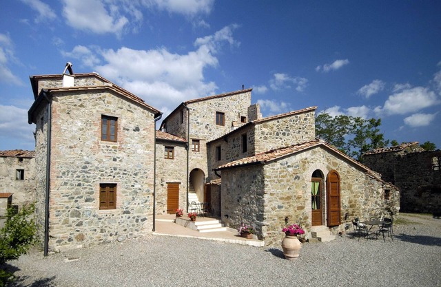 Apartment in Tuscany with Stunning Views