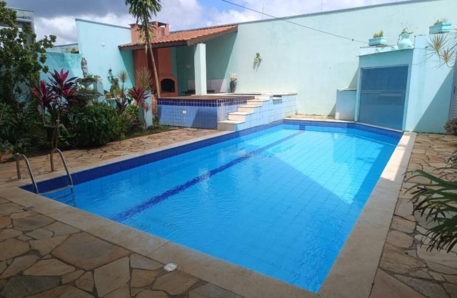 Apartment in an upscale neighborhood