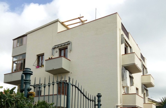 APARTMENT 150 METERS FROM THE SAND BEACH, PRIVATE ENCLOSE PARKING, FREE WIFI