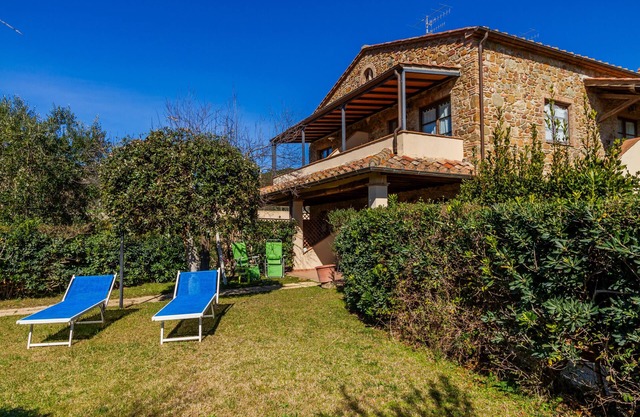 Apartment 'Villa Rosanna' with Private Terrace, Private Garden and Air Conditioning