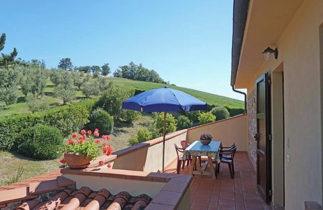 Apartment '1' with Shared Pool, Wi-Fi and Air Conditioning