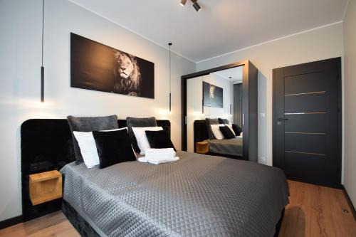 Apartament Premium Black&White by LookAp