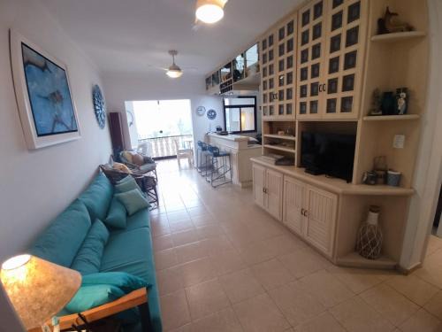 Apartamento - 100m da Praia das Toninhas - Condomínio Wembley Tênis, com piscina, estacionamento, portaria 24h, perto da praia, restaurante, lazer, Ar condicionado