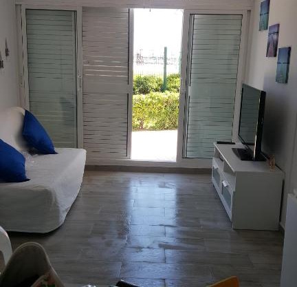 APARTAMENTO A PIE DE PLAYA