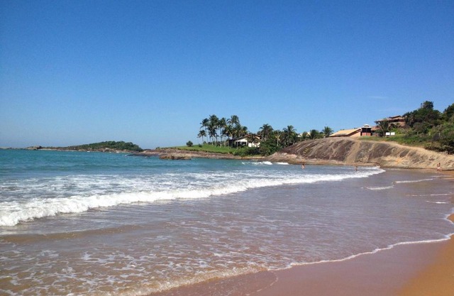 Apartamento a poucos metros do mar em Guarapari
