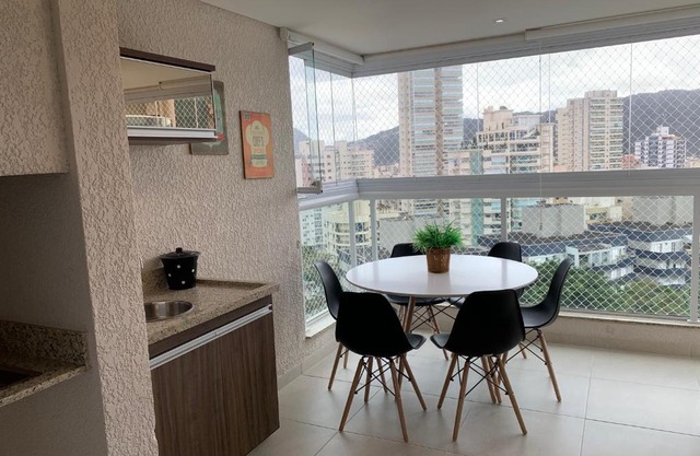 Apartamento Alto Padrão/prédio com piscina e quadra.