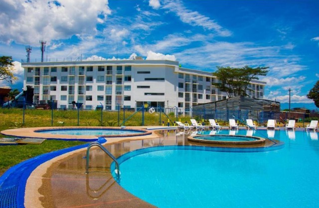 Apartamento cerca parque del Café con Piscina