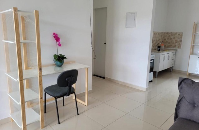 Apartamento com garagem no maior setor comercial de BV