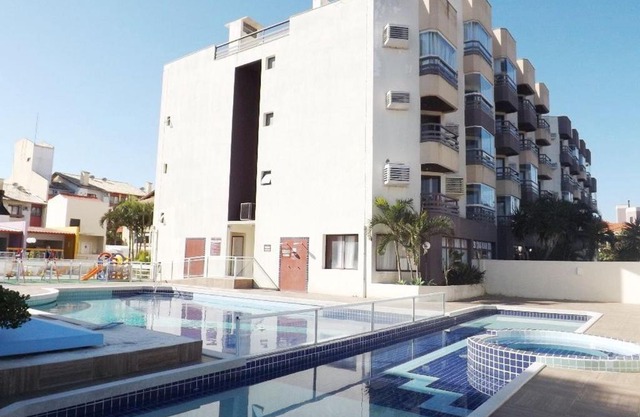 Apartamento com Vista do Mar em Residencial com Piscina