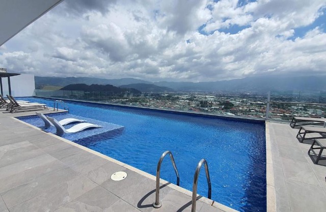 Apartamento de lujo en piso alto en el centro de la Ciudad de San José