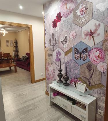 apartamento de tres dormitorios con garaje y todos los servicios cerca