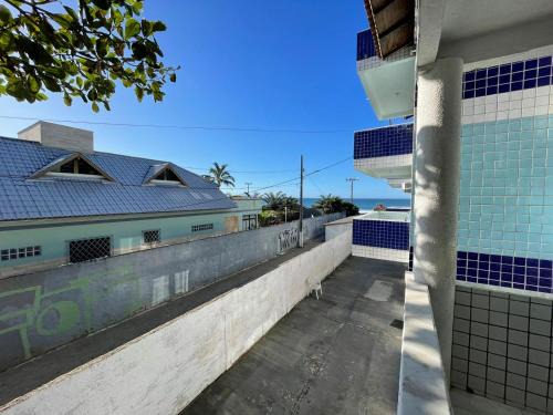 Apartamento para 04 pessoas, em residencial frente ao mar