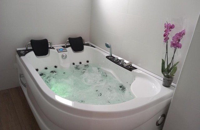 Apartamentos De la Haya & Suite con Jacuzzi, junto al Teatro Romano