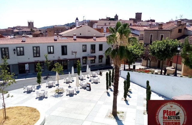 Apartamentos Turísticos La Garza