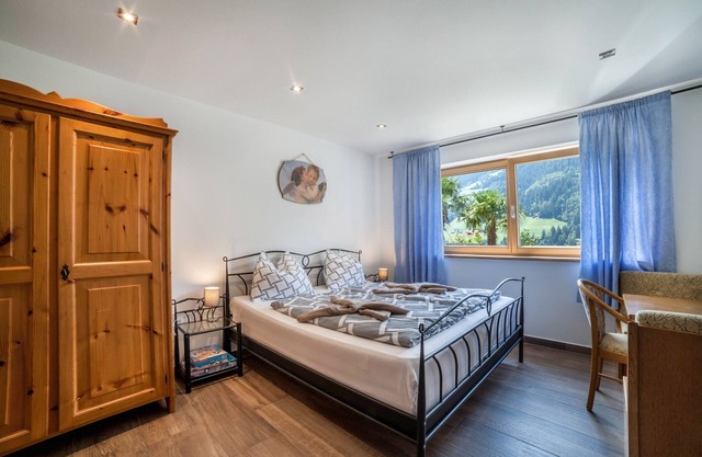 Apartment "Haus Reimon" with Shared Pool, Terrace & Wi-Fi