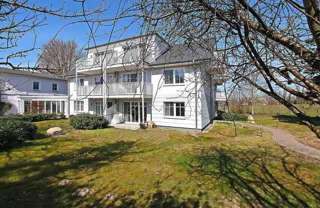 Apartment 10 is located on the 2nd floor