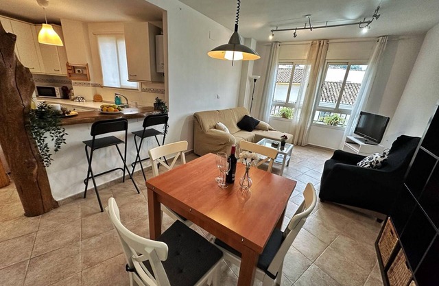 Apartment 'Alojamiento El Pilar' with Mountain View and Wi-Fi