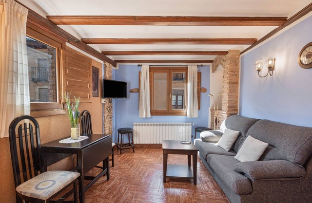 Apartment 'Amira' with Wi-Fi and Air Conditioning