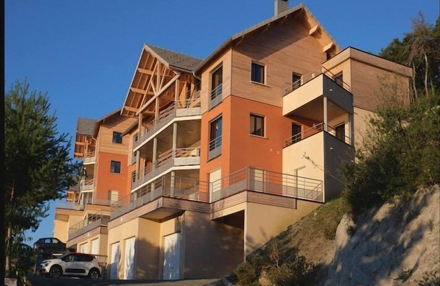 Apartment by Lake Serre-Ponçon with Pool