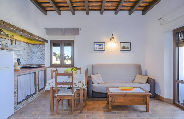 Apartment 'El Pino' with Shared Pool, Air Conditioning and Wi-Fi