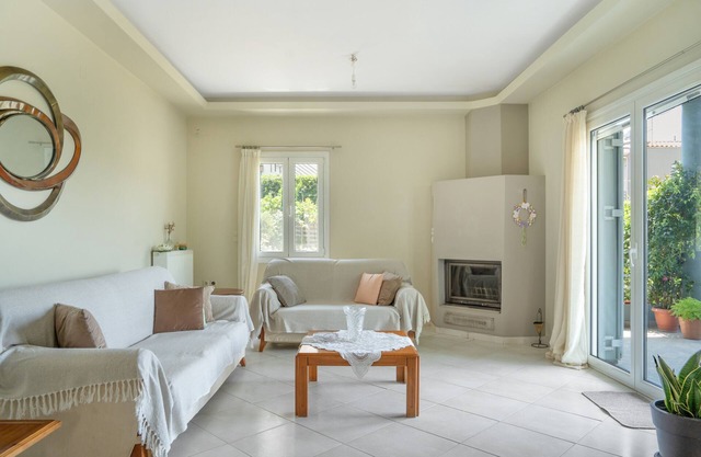 Apartment 'Elia Kanali' with Sea View, Wi-Fi and Air Conditioning