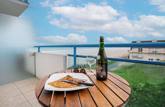 Apartment 'En Front De Mer' with Sea View, Private Terrace and Wi-Fi