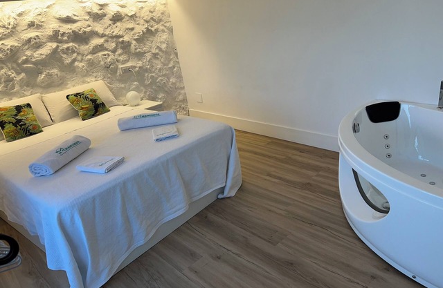 APARTMENT WITH YACUZZI