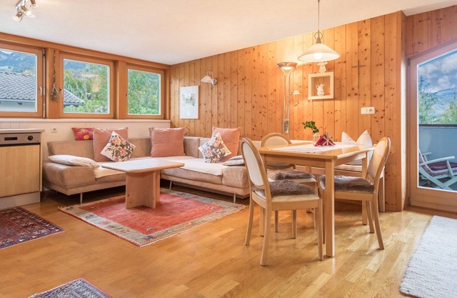 Apartment 'Försterhaus Wohnung Dachgeschoss' with Mountain View, Shared Garden and Wi-Fi
