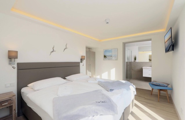 Apartment 'Gardensuite Binz' with Pool, Wi-Fi & Terrace