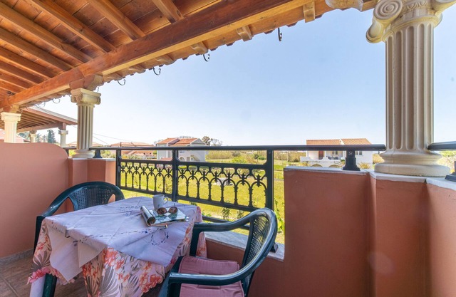 Apartment 'Giannis 11' with Shared Garden, Wi-Fi and Air Conditioning