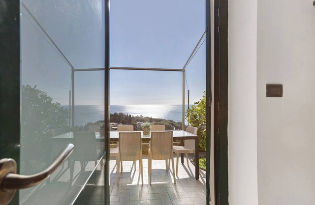 Apartment 'Gli Ulivi Di Bogliasco - Ulivi 3' with Sea View, Wi-Fi and Air Conditioning