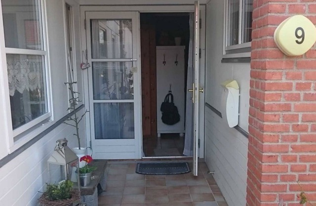 Apartment house - house by the sea