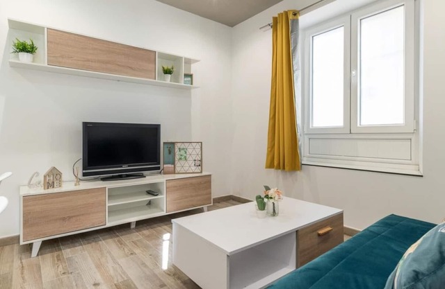 Apartment in a restored mansion in Granada.