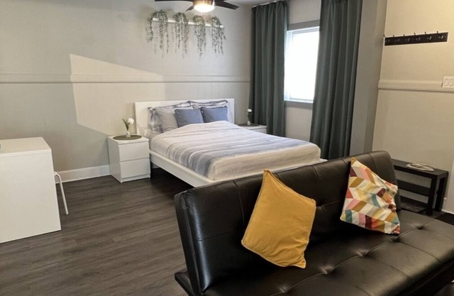 Apartment in Downtown Hull **Parking Included