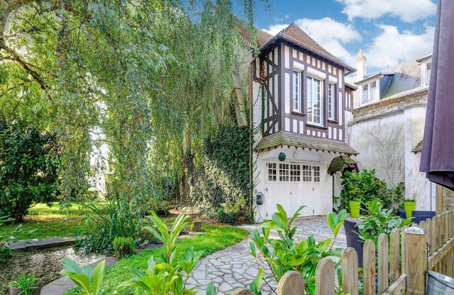 Apartment in Isigny near the Port and Marshes