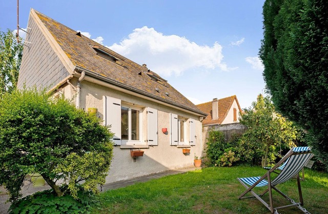 Apartment in Isigny near the Port