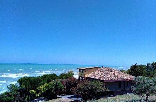 Apartment in villa facing the sea - Green Apartment