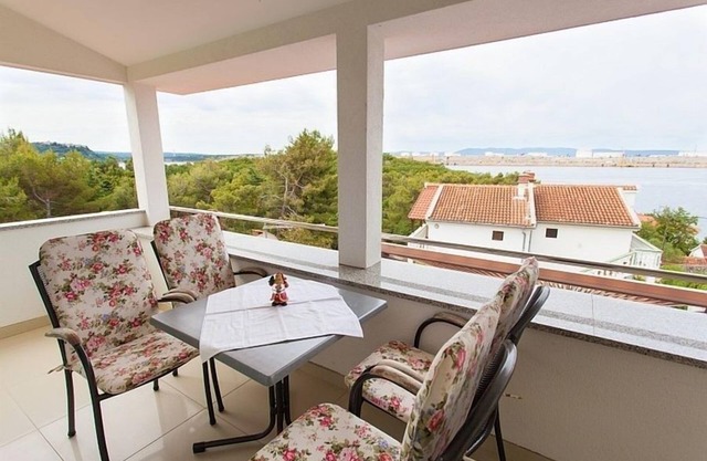 Apartment in Omišalj with Seaview, Balcony, Air condition, WIFI (3623-1)