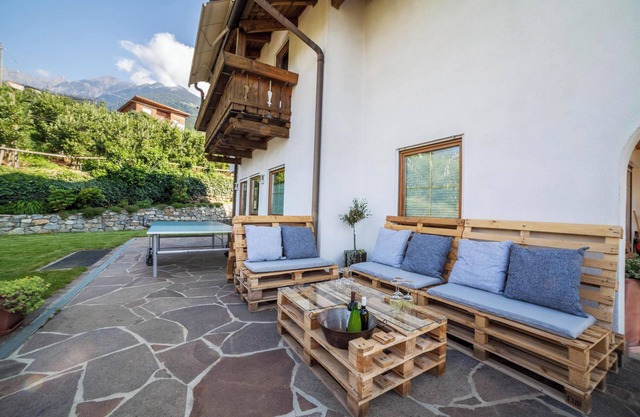 Apartment "Langeshof - Morgensonne" with Mountain View, Balcony & Garden