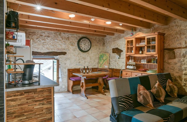 Apartment 'Le Portougais, À Chanaz' with Wi-Fi and Air Conditioning