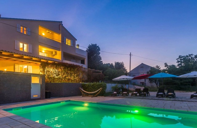 Apartment NAYA with large heated pool 50m2