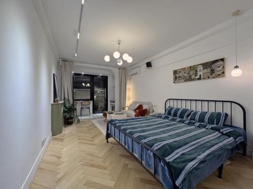 Apartment Near Nanjing Road/Jing'an Temple/Renmin Plaza