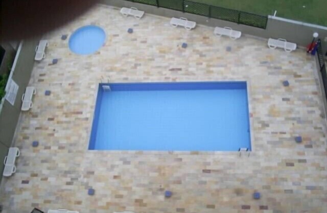 Apartment on the beach, walk in the sand in Itanhaem, with pool and sea view