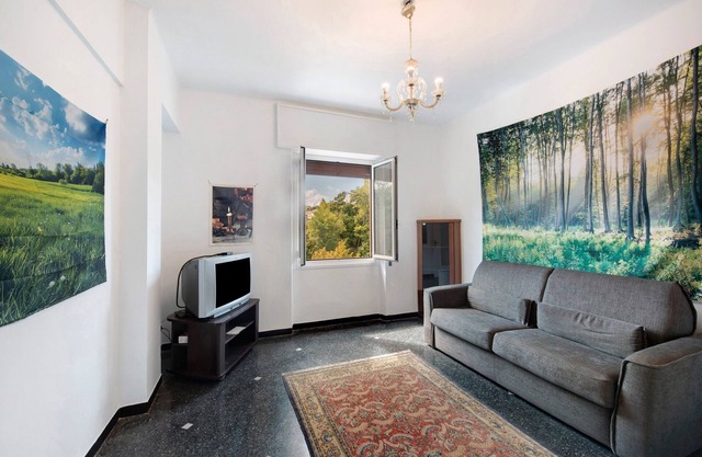 Apartment 'Outlet2000' with Balcony and Wi-Fi