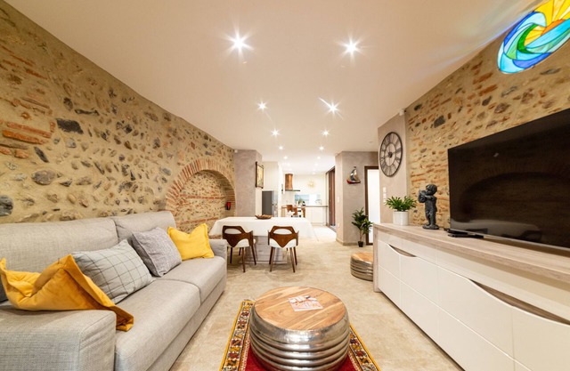 Apartment 'Plaisir Des Pierres' with Private Terrace and Wi-Fi