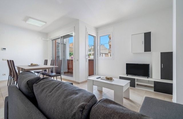 Apartment 'Sara' with Private Terrace, Wi-Fi and Air Conditioning